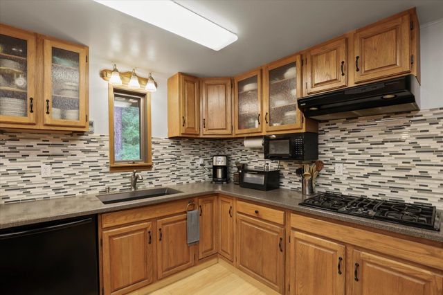 4262 Aspen Hill Way, Clayton, WA 99110