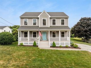 15 Mathew Road, Tiverton, RI 02878