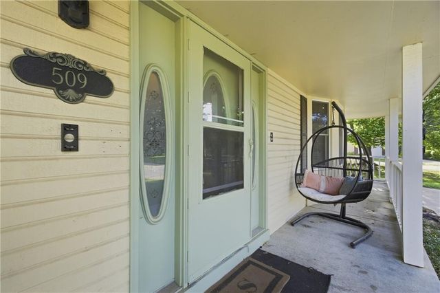 509 NE Olympic Court, Lee's Summit, MO 64064