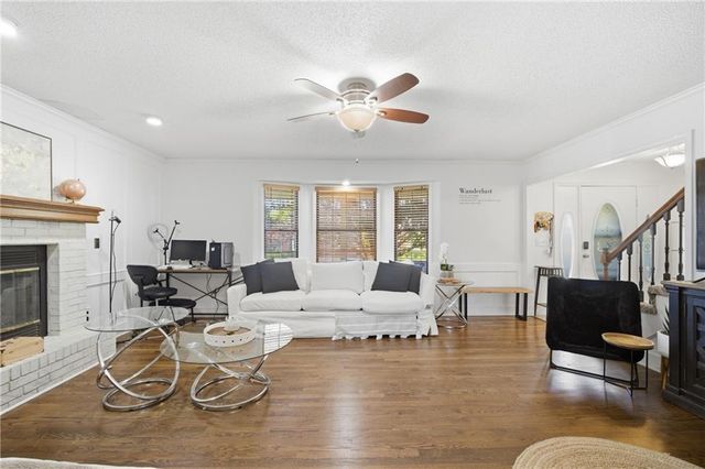 509 NE Olympic Court, Lee's Summit, MO 64064