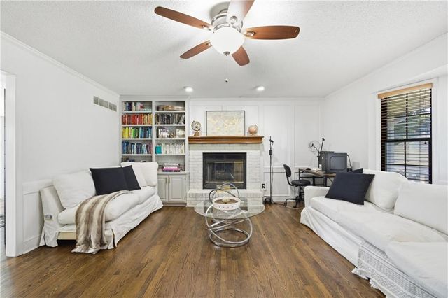 509 NE Olympic Court, Lee's Summit, MO 64064