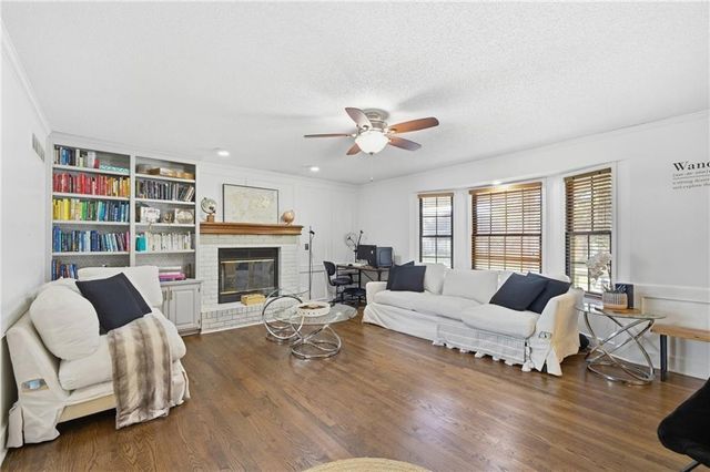 509 NE Olympic Court, Lee's Summit, MO 64064