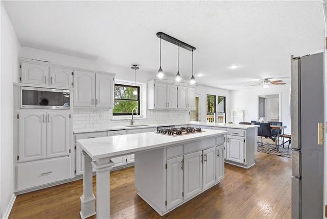 509 NE Olympic Court, Lee's Summit, MO 64064