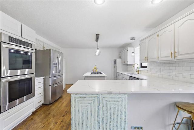 509 NE Olympic Court, Lee's Summit, MO 64064