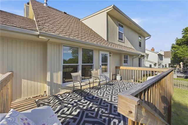 509 NE Olympic Court, Lee's Summit, MO 64064