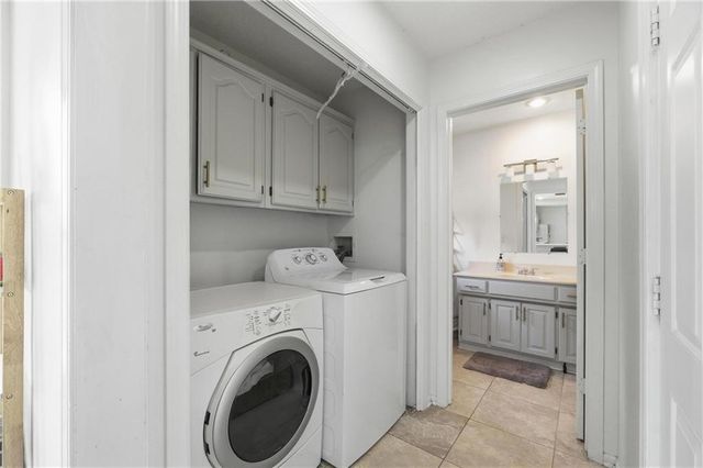 509 NE Olympic Court, Lee's Summit, MO 64064