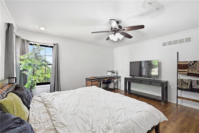 509 NE Olympic Court, Lee's Summit, MO 64064