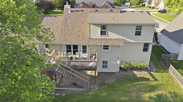 509 NE Olympic Court, Lee's Summit, MO 64064