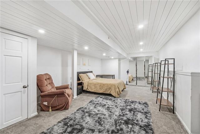 509 NE Olympic Court, Lee's Summit, MO 64064