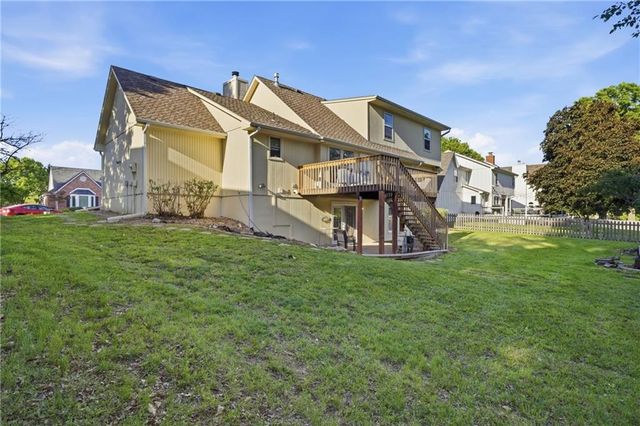 509 NE Olympic Court, Lee's Summit, MO 64064