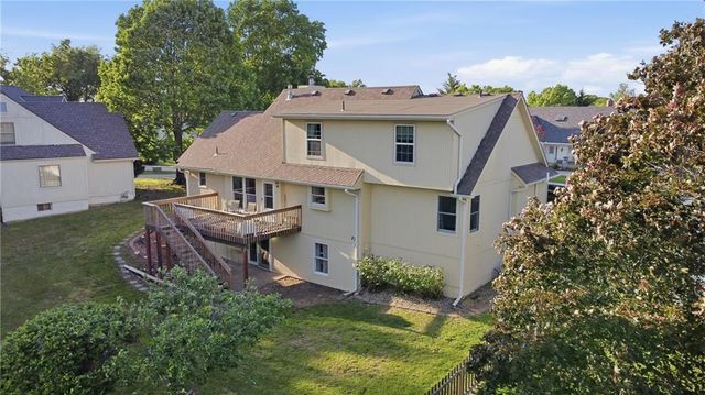 509 NE Olympic Court, Lee's Summit, MO 64064