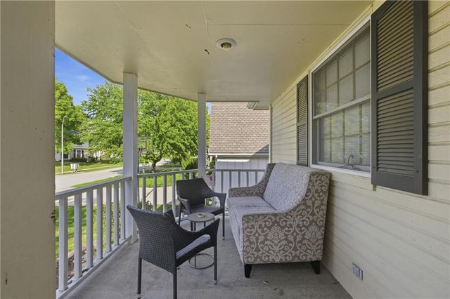509 NE Olympic Court, Lee's Summit, MO 64064