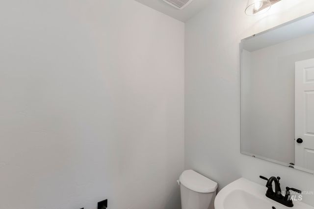 936 N Mirror Creek Way, Meridian, ID 83642