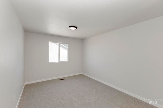 936 N Mirror Creek Way, Meridian, ID 83642