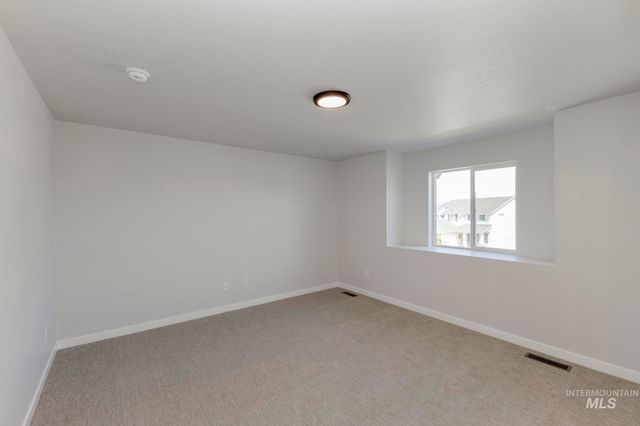 936 N Mirror Creek Way, Meridian, ID 83642