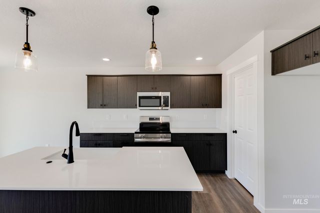 936 N Mirror Creek Way, Meridian, ID 83642