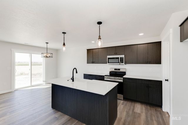 936 N Mirror Creek Way, Meridian, ID 83642