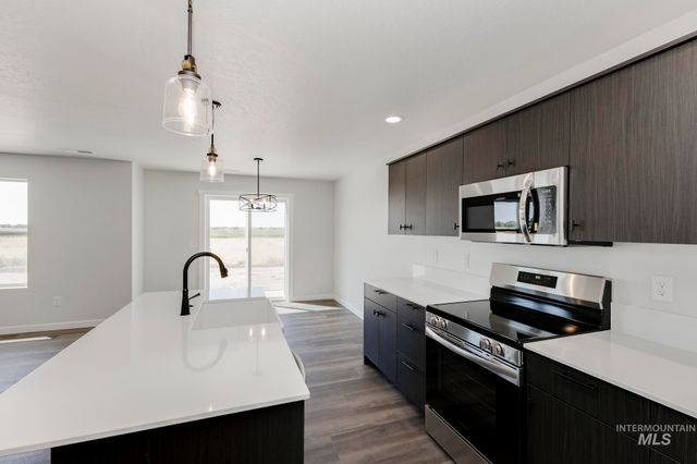 936 N Mirror Creek Way, Meridian, ID 83642