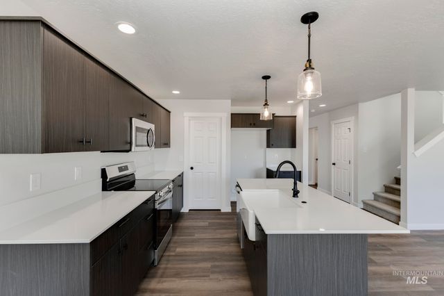 936 N Mirror Creek Way, Meridian, ID 83642