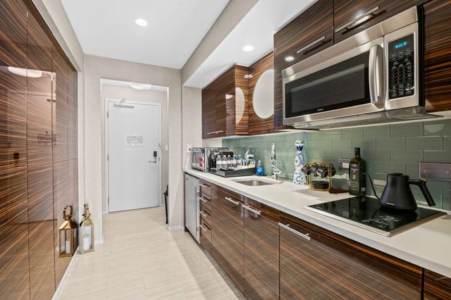 551 N FORT LAUDERDALE BEACH Boulevard R1801, Fort Lauderdale, FL 33304