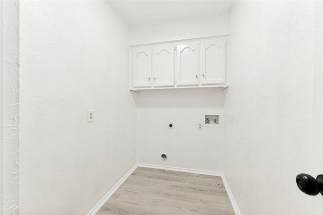 2112 Dartmouth Drive, Arlington, TX 76015