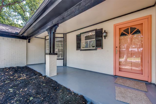 2112 Dartmouth Drive, Arlington, TX 76015