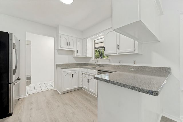 2112 Dartmouth Drive, Arlington, TX 76015