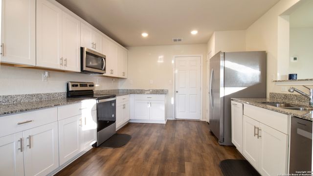 5819 E Rolling Glen, San Antonio, TX 78244