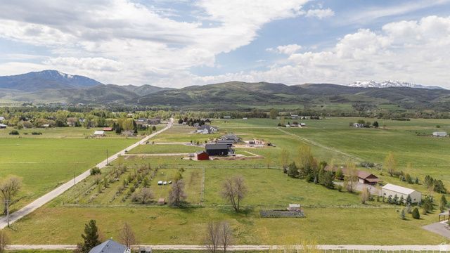 275 S 8600 E, Huntsville, UT 84317