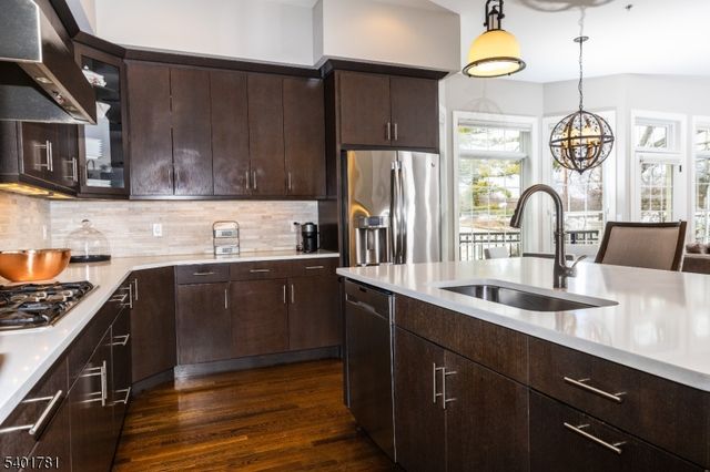 6 Howland Ter, Morris Twp., NJ 07960