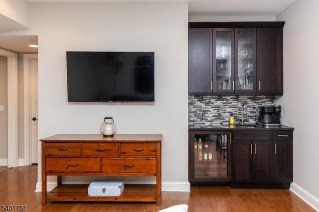 6 Howland Ter, Morris Twp., NJ 07960