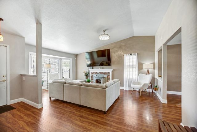109 Cherri Lynn Ave, Rio Linda, CA 95673