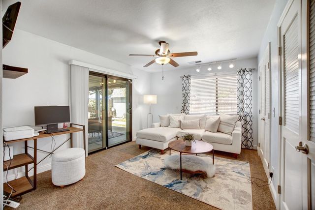 109 Cherri Lynn Ave, Rio Linda, CA 95673