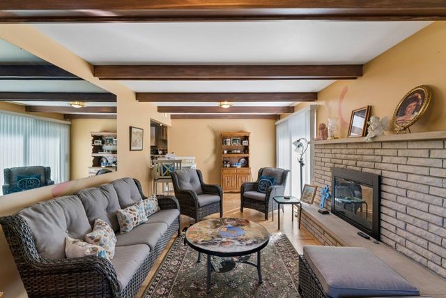 2119 Blackthorn Drive, Burton, MI 48509