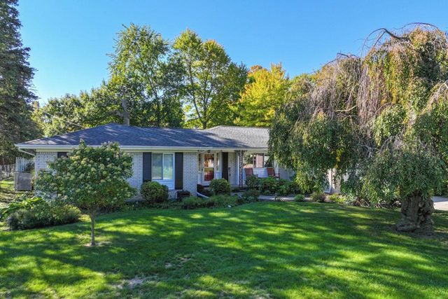 2119 Blackthorn Drive, Burton, MI 48509