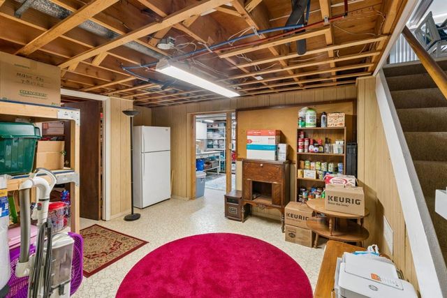 2119 Blackthorn Drive, Burton, MI 48509