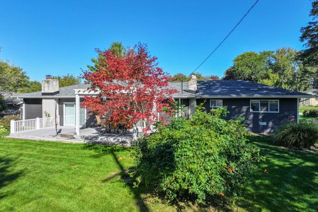 2119 Blackthorn Drive, Burton, MI 48509