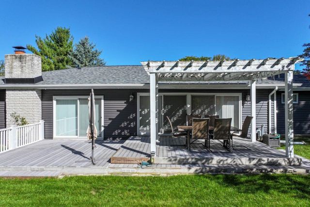 2119 Blackthorn Drive, Burton, MI 48509