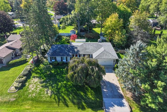 2119 Blackthorn Drive, Burton, MI 48509