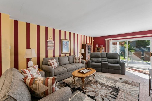 2119 Blackthorn Drive, Burton, MI 48509