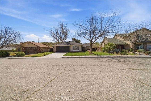 130 Mountainside Drive, Palmdale, CA 93550