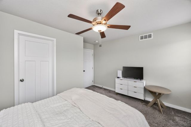 213 NE Glendale Lane, Ankeny, IA 50021