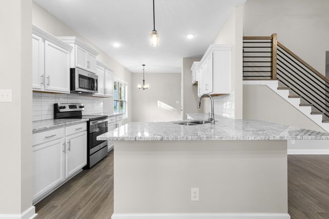 994 Alton Dr, Clarksville, TN 37043