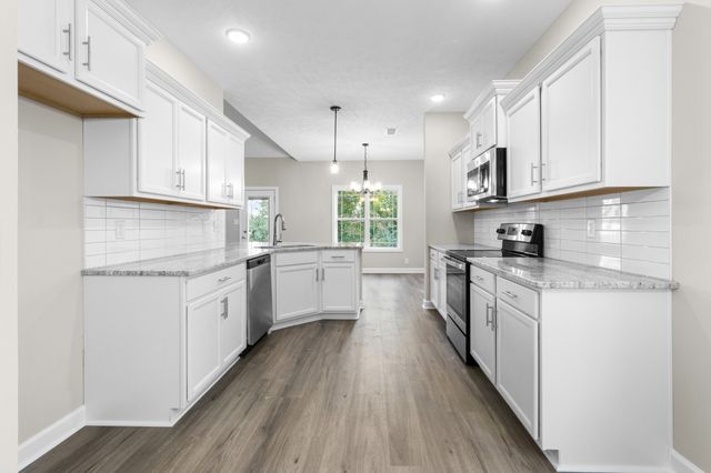 994 Alton Dr, Clarksville, TN 37043