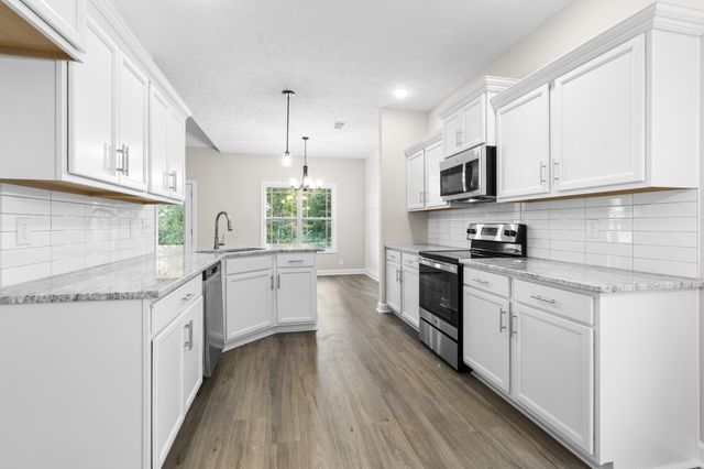 994 Alton Dr, Clarksville, TN 37043