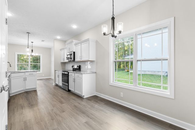 994 Alton Dr, Clarksville, TN 37043