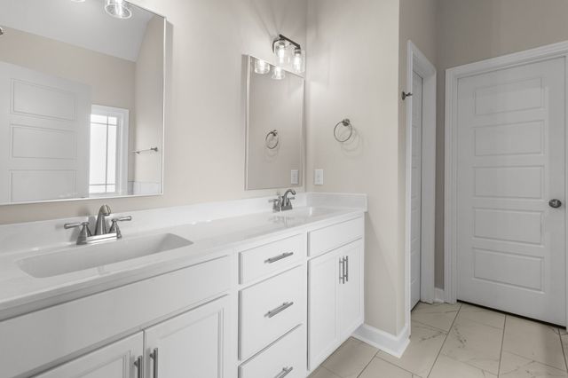 994 Alton Dr, Clarksville, TN 37043