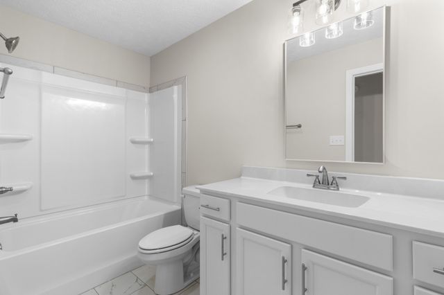 994 Alton Dr, Clarksville, TN 37043