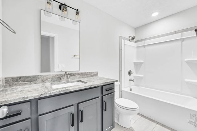 994 Alton Dr, Clarksville, TN 37043