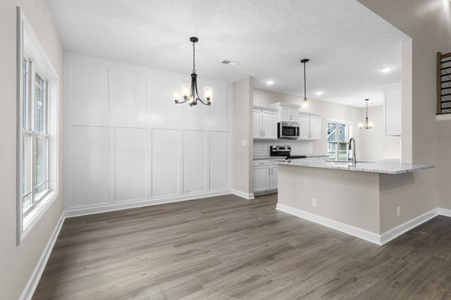 994 Alton Dr, Clarksville, TN 37043